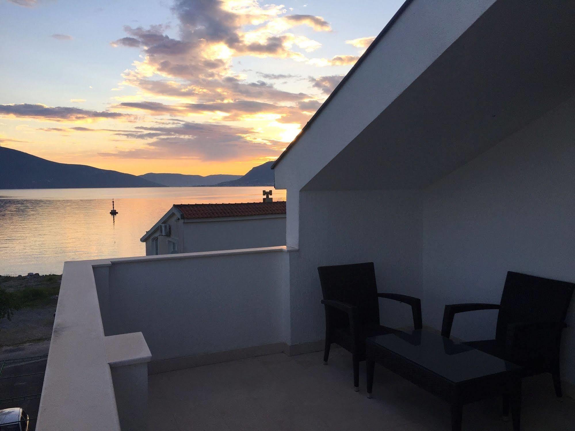 Hotel Villa Royal Tivat Exterior foto