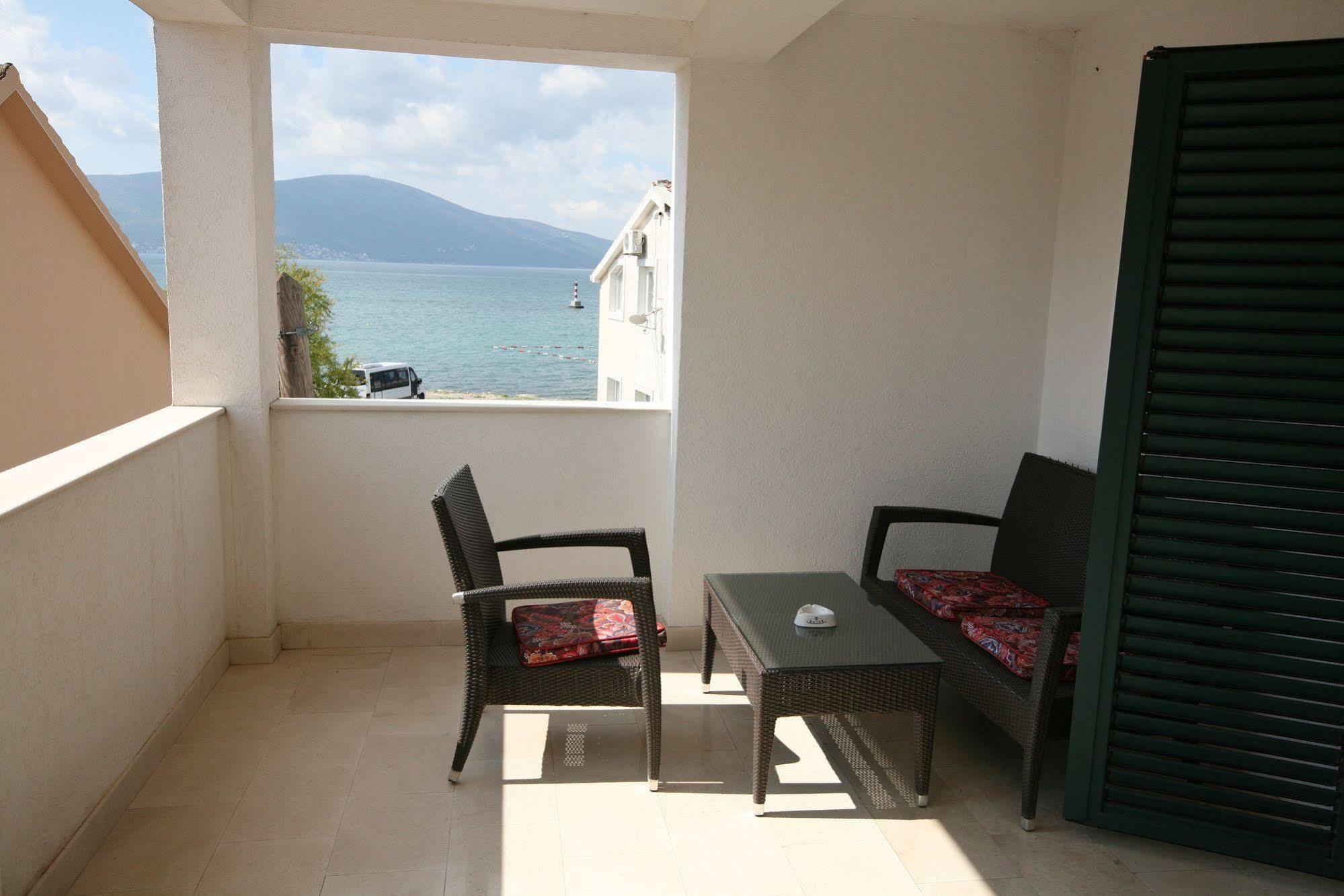 Hotel Villa Royal Tivat Exterior foto